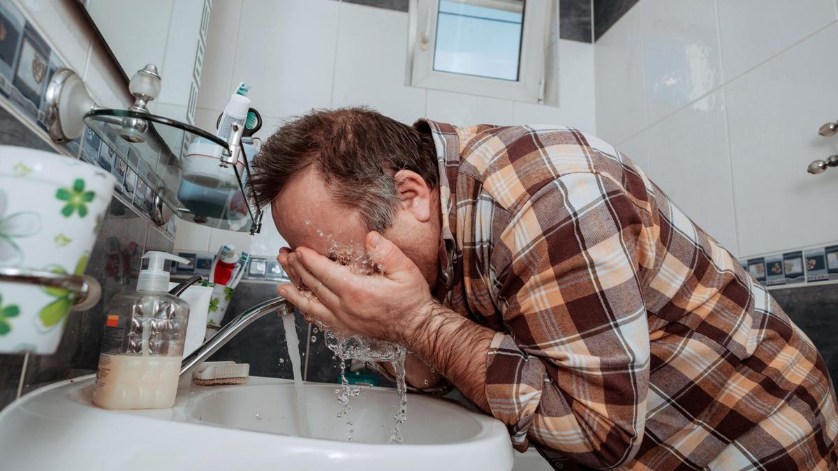 Do zakażenia amebą może dojść po użyciu wody z kranu