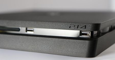 PlayStation 4 Slim z lepszą obsługą Wi-Fi
