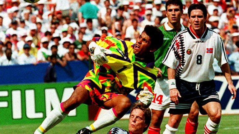 Zdjęcie okładkowe artykułu: AFP / STF / Jorge Campos w meczu Meksyk - Norwegia (MŚ 1994)