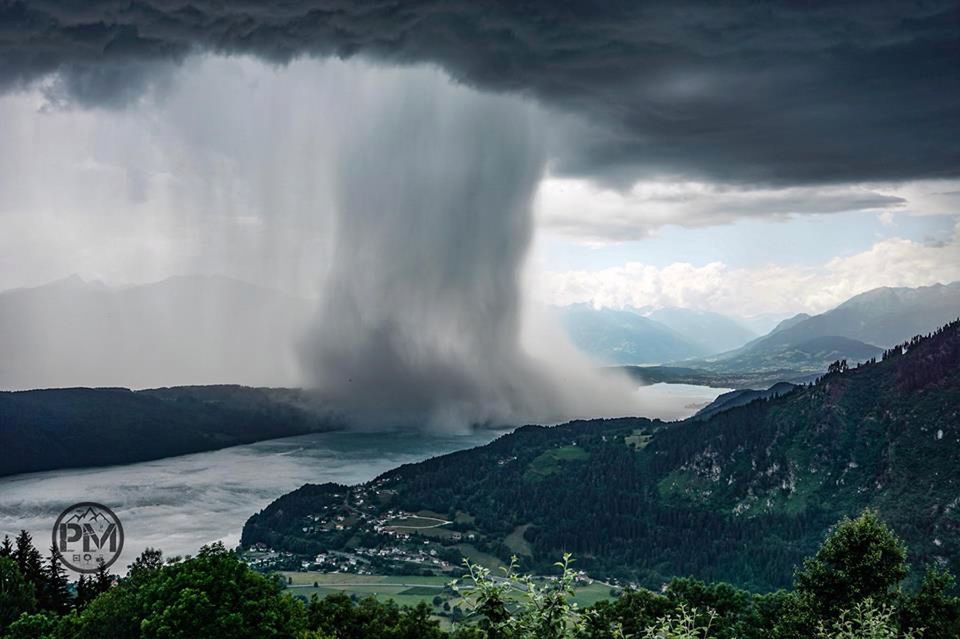 "Tsunami z nieba" - niesamowite zjawisko na filmie poklatkowym