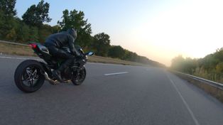 Rozpoczęcie sezonu motocyklowego w Pińczowie. Widowiskowa parada motocykli