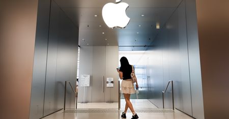 Apple pozywa OpenAI. Walka o sekrety twórców iPhone'a