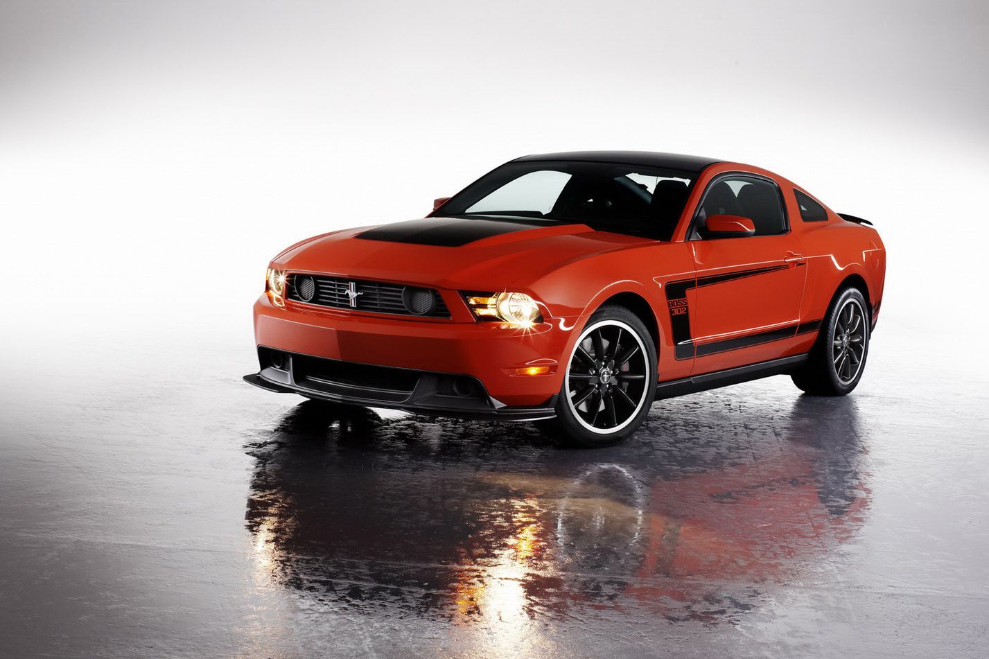 2012-Ford-Mustang-Boss-105