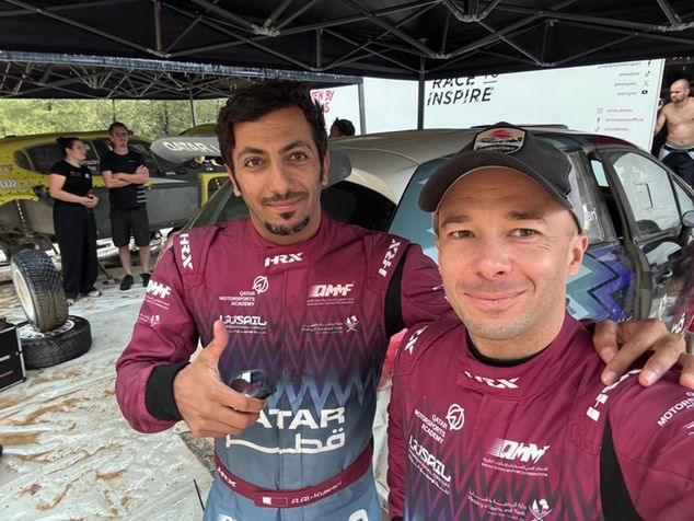 Szymon Gospodarczyk (z prawej) od pięciu lat współpracuje z Katarczykami