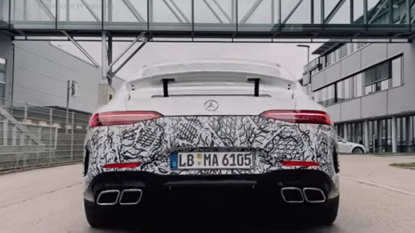 Częściowo zamaskowany 4-door