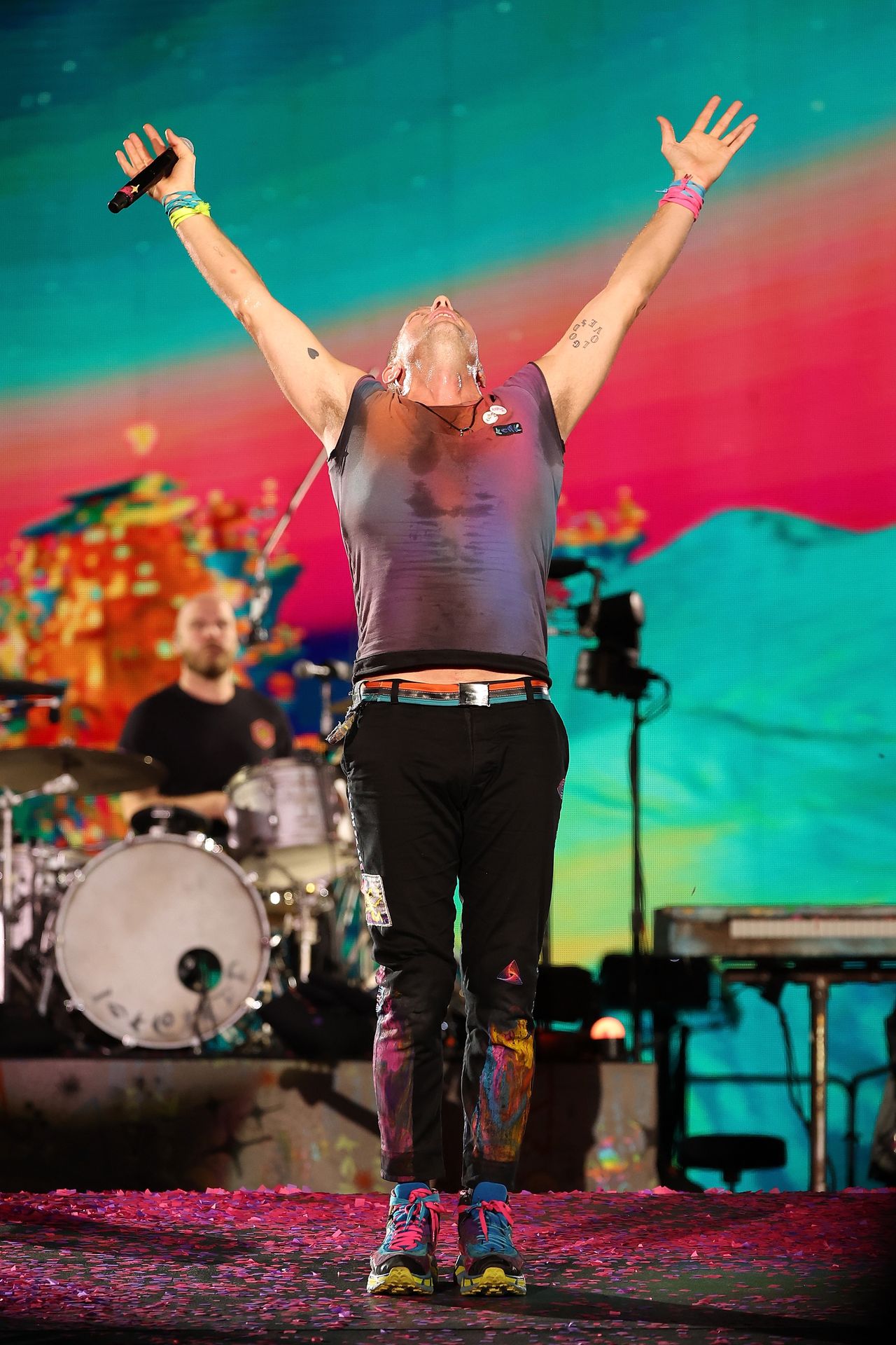 PERTH, AUSTRALIA - NOVEMBER 18: Chris Martin of Coldplay performs on stage at Optus Stadium on November 18, 2023 in Perth, Australia. (Photo by Paul Kane/Getty Images)