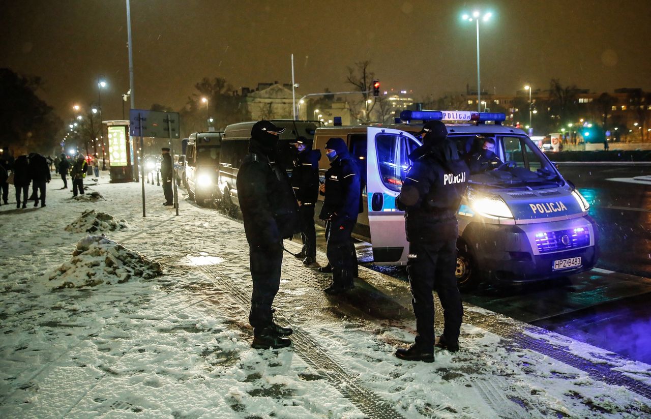 Gdańsk. Klub otworzył się mimo zakazu. Wyproszono gości, służby zamknęły lokal