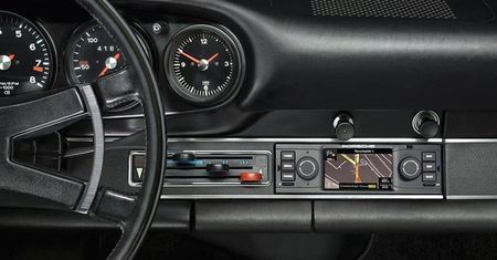 Radio Porsche z nawigacją i ekranem LCD unowocześni klasyczne auta