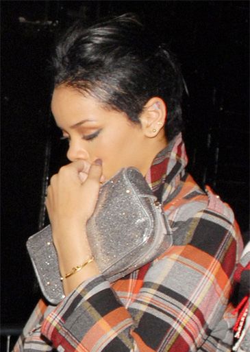 "Rihanna jest bardzo silna i czuje się coraz lepiej"