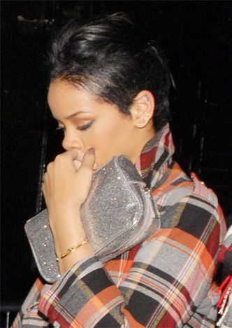 "Rihanna jest bardzo silna i czuje się coraz lepiej"