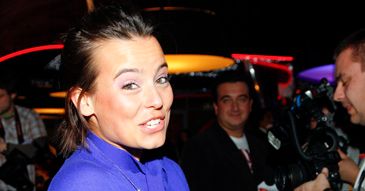 Kim jest nowy facet Muchy?