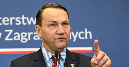 Ewakuacja Polaków z Bliskiego Wschodu. Szef MSZ o szczegółach