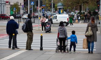 Praca zdalna. Rząd namawia do zostania w domach. "Bardzo dobrze" - ocenia lekarz