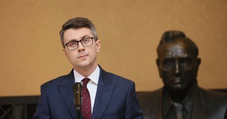 Nakręca się kryzys bankowy na świecie. Czy dotknie Polskę? Rząd uspokaja