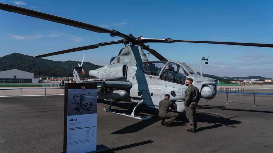Stany Zjednoczone podarują Czechom osiem śmigłowców. 