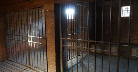Oto co strażniczki robiły z więźniami. Skandal w Wielkiej Brytanii
