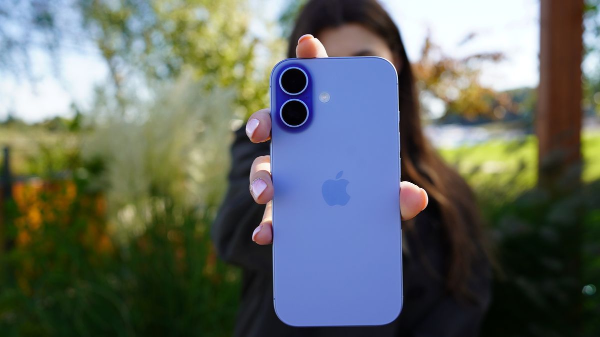 iPhone 17 naprawdę nieźle leży w dłoni