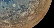 Wiatr tutaj wieje 2000 km/h. Jowisz i Neptun różnią się od siebie
