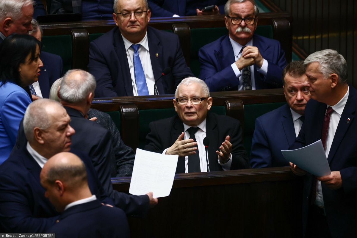 Jarosław Kaczyński wyrzuci "zdrajców" z partii