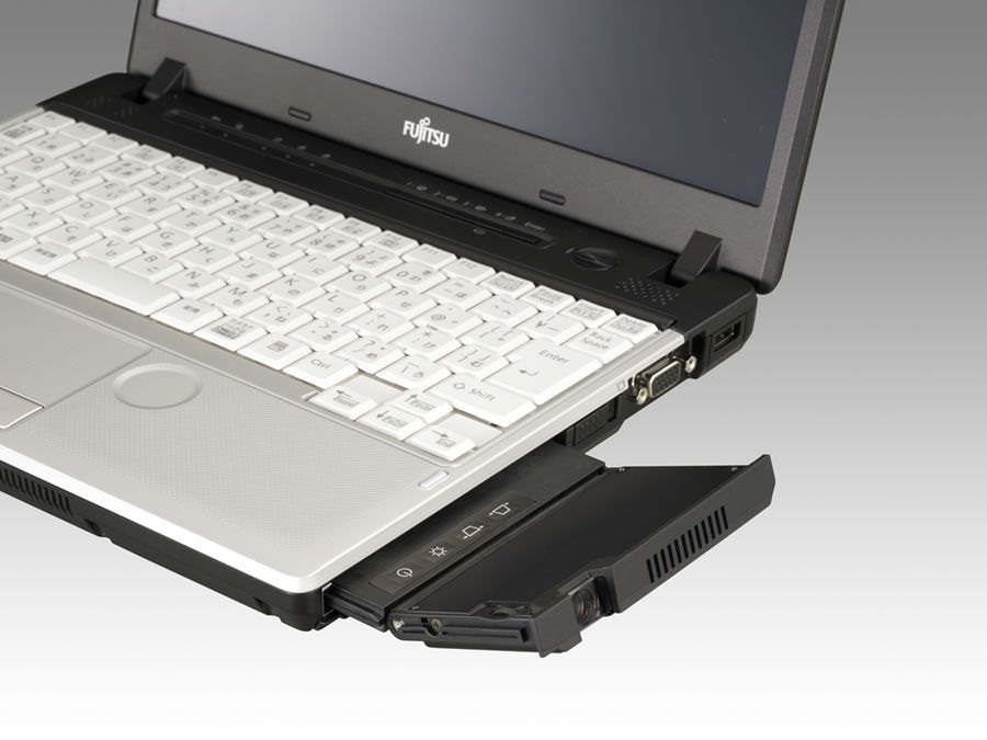 Fujitsu LifeBook S761/C i P711/C - z nimi pokażesz więcej!