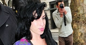 Pobita fanka pozywa Winehouse!