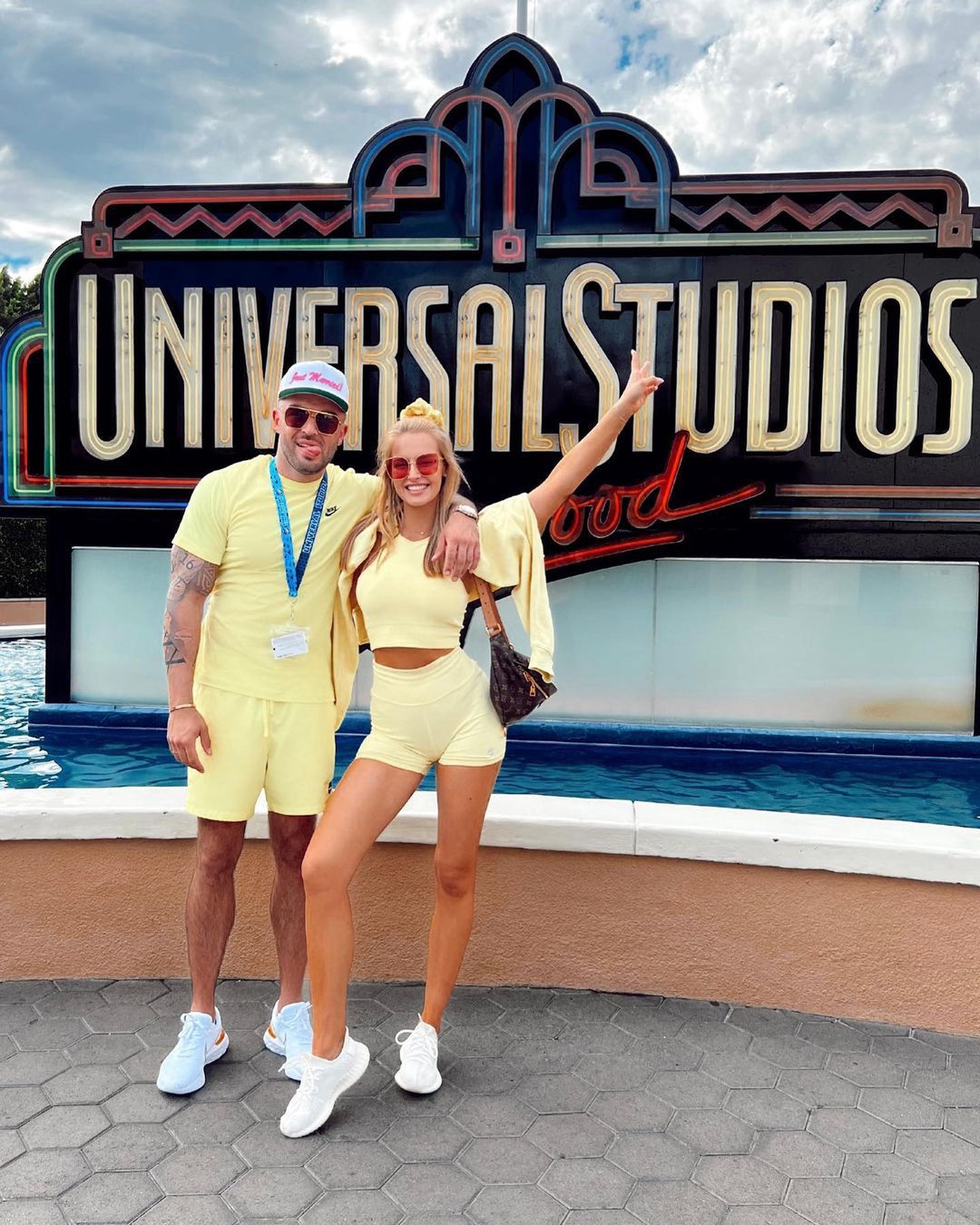 Karolina Pisarek, Roger Salla