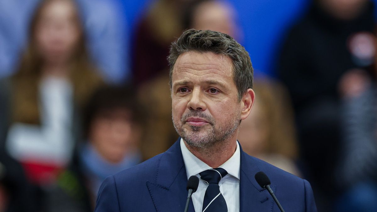 KRAKOW, MALOPOLSKA, POLAND - 2025/03/14: Rafal Trzaskowski, mayor of Warsaw and presidential candidate, vice-chairman of Civic Platform (Platforma Obywatelska), seen during his campaign rally at KS Bronowianka Hall. The event gathered supporters and local residents as part of Trzaskowski's ongoing election campaign. (Photo by Grzegorz Wajda/SOPA Images/LightRocket via Getty Images)