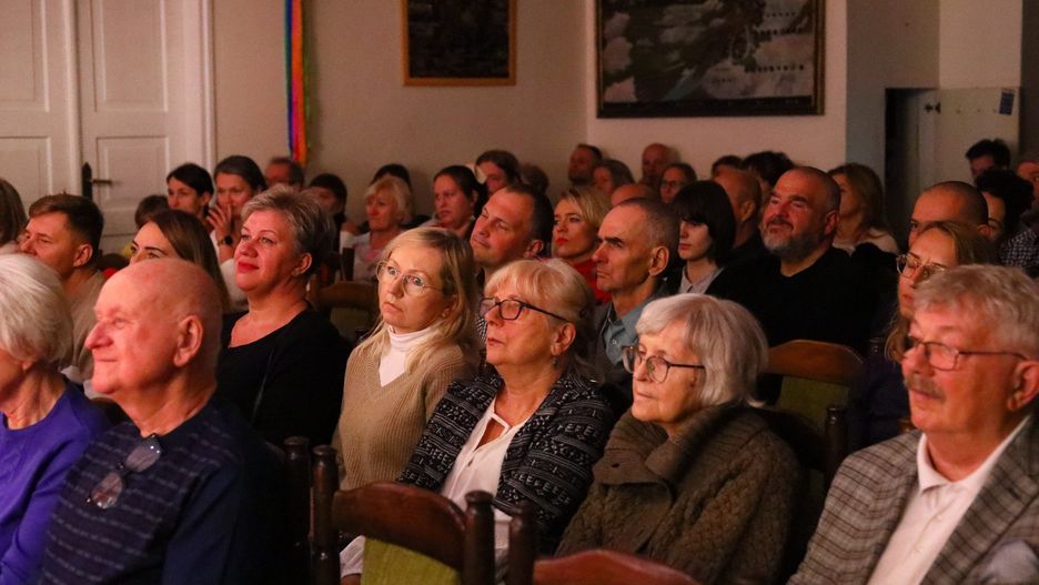 Koncert zespołu Po Wsi Głosy oraz Emilii Tuśnio w Pałacyku Zielińskiego zachwycił publiczność