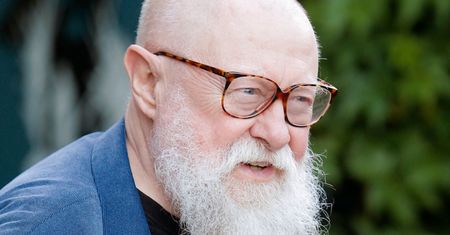 Jerzy Bralczyk zapytany o "trzecią płeć" i język neutralny płciowo: "To uprzedmiotawia człowieka"