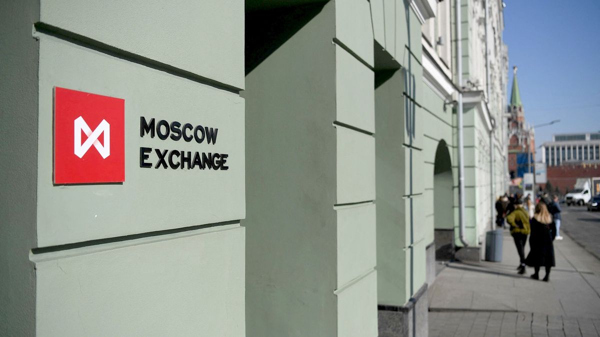 Moskiewska giełda chwilowo zawiesiła handel. Oto powód