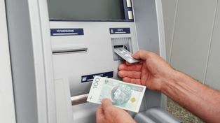 Co stanie się z pieniędzmi w bankach w czasie wojny? Eksperci tłumaczą