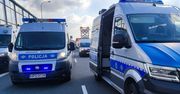Na ekspresówce wjechała oplem w bariery i się zaczęło. Trzy zdarzenia niemal w jednym miejscu