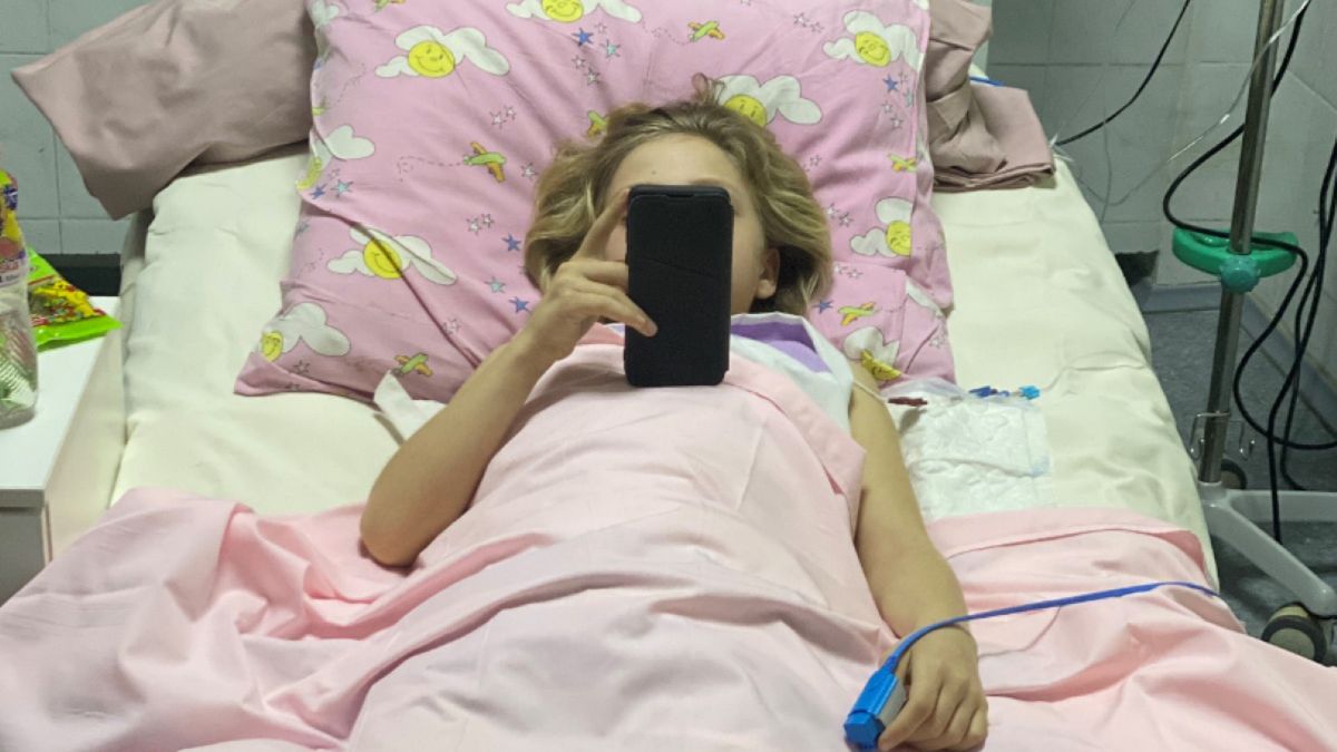 Jana ma 10 lat, jednak przeżyła więcej, niż niejeden dorosły. Pocisk zabił jej matkę i pozbawił obu nóg 