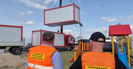 Kontenery mieszkalne trafiły do mieszkańców Mokrzka