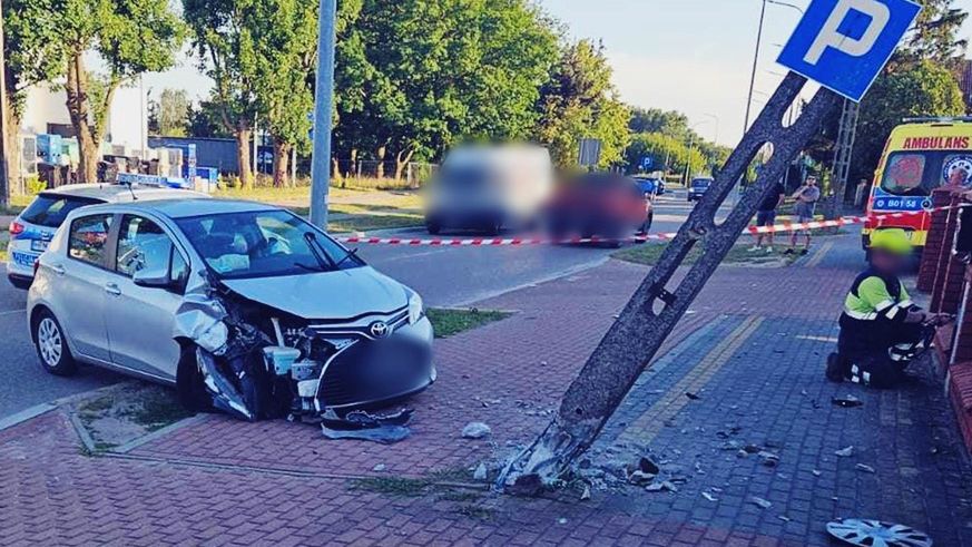 Pijany kierowca wjechał w słup