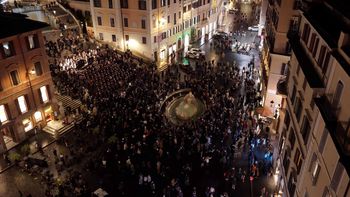 Niespotykane tłumy ludzi. Zaczyna się zamykanie drzwi