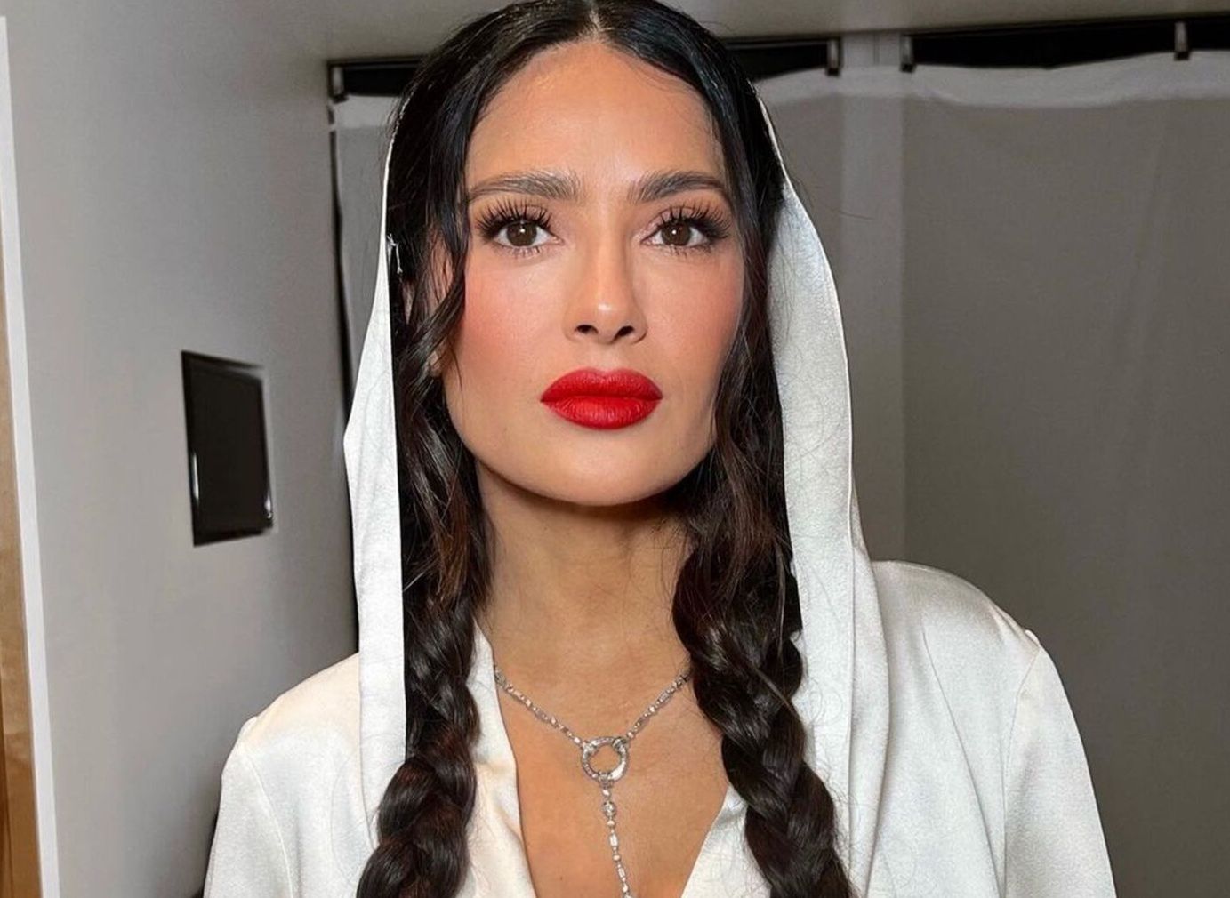 Salma Hayek pozuje w bikini