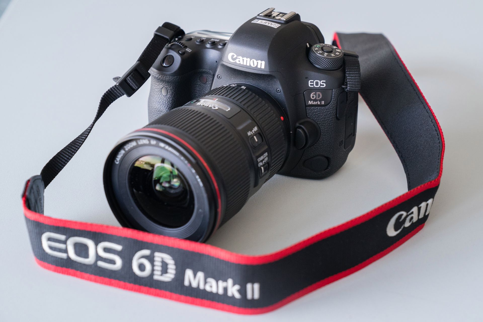 Canon EOS 6D Mark II - budżetowa pełna klatka powraca. Pierwsze wrażenia 10