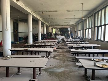 Był w hostelu, kiedy uderzył w niego samolot. Zeskoczył z II piętra