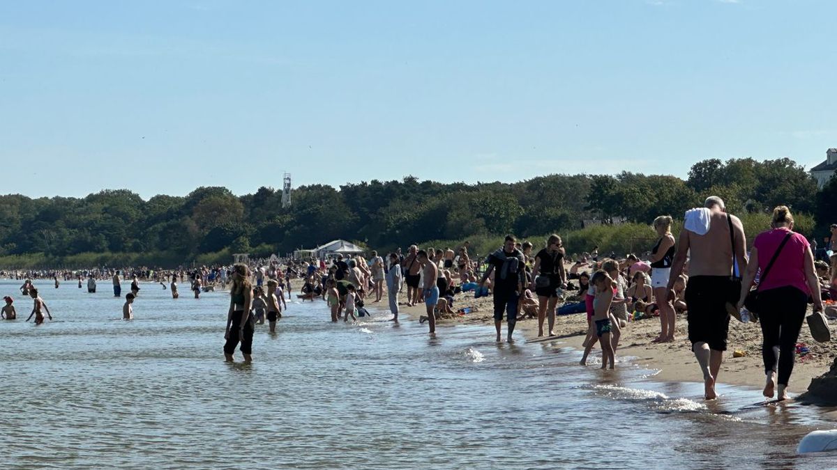 Tłumy na plaży w Gdańsku