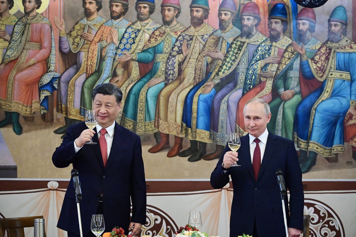 Prezydent Rosji Władimir Putin i prezydent Chin Xi Jinping 