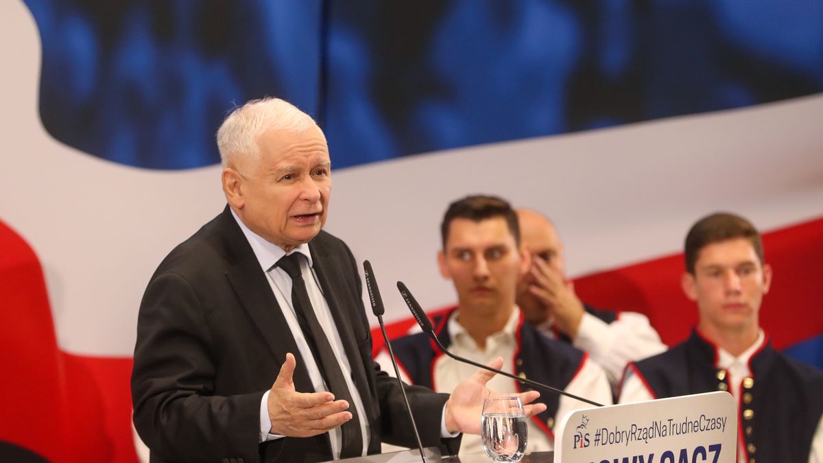 Na zdjęciu Jarosław Kaczyński w trakcie spotkania ze zwolennikami w Nowym Sączu