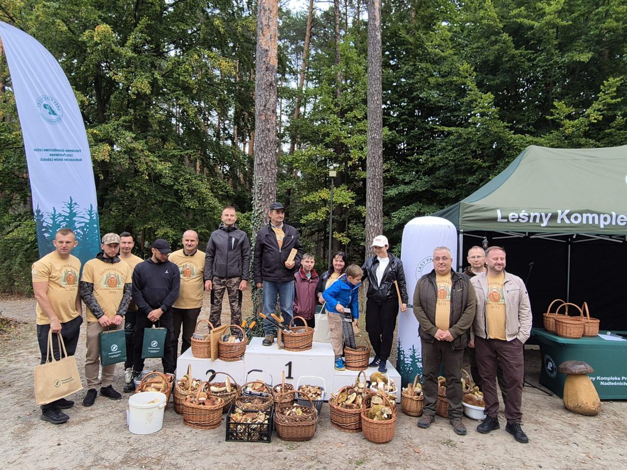 Lasy Janowskie: Mistrzostwa Grzybobrania. Rekordzista nazbierał blisko 50 kg grzybów