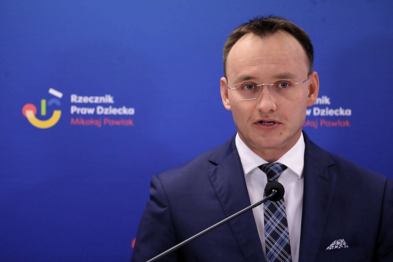 Rzecznik Praw Dziecka zarzuca kłamstwo prezesowi NIK. "Podam go do sądu"