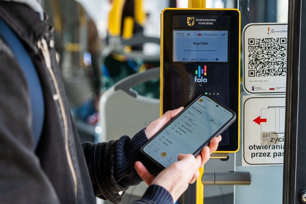 Chojnice: Koniec z biletami papierowymi w mieście i gminie. Pasażerowie nie są zadowoleni