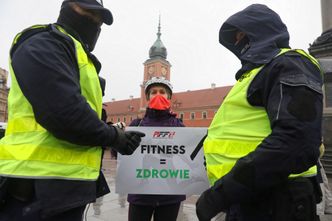 Fitness uderza do Gowina. A za nim weselnicy i handlowcy