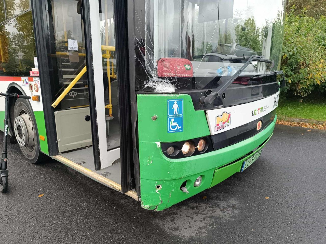 Lublin: Audi wjechało przed trolejbus. Kierowca nie miał szans wyhamować