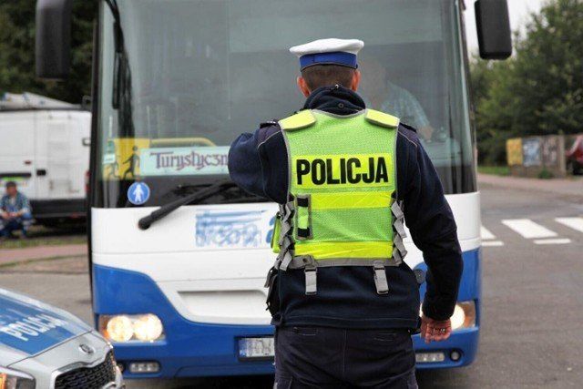 Zachodniopomorskie: Policjanci przypominają. W całym województwie działają punkty kontroli autokarów