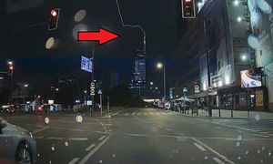 Piorun uderzył w Varso Tower. Internauta nagrał ten moment