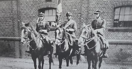 Gdzie słychać było szczęk stali i rżenie koni. Historia 15. Pułku Ułanów Poznańskich w sercu miasta